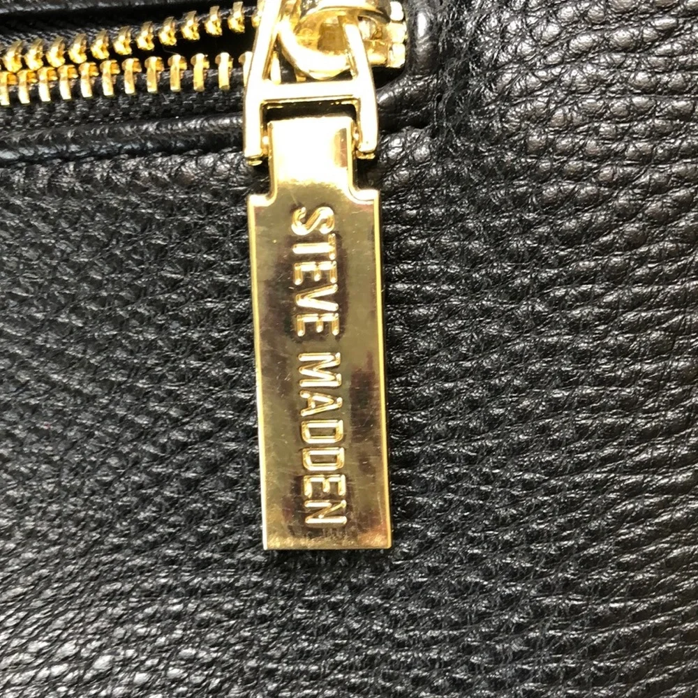 NWOT STEVE MADDEN Cross/Messenger bag (Vegan) - Picture 3 of 16